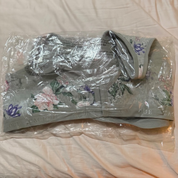 NWT 48DD Cacique Cotton Lightly Lined No-Wire Bra Floral Grey - Picture 3 of 5